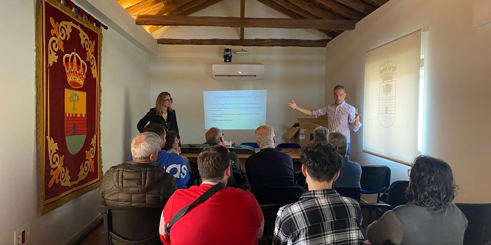 Jornada sobre energías renovables en Burguillos de Toledo, enero 2025