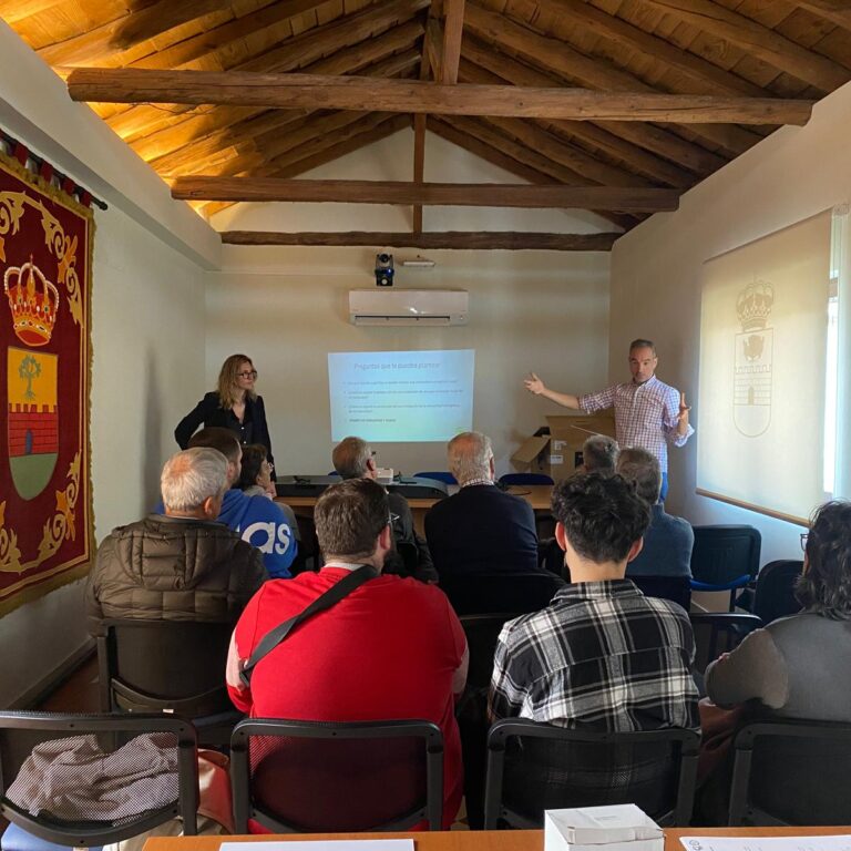 Jornada sobre energías renovables en Burguillos de Toledo, enero 2025